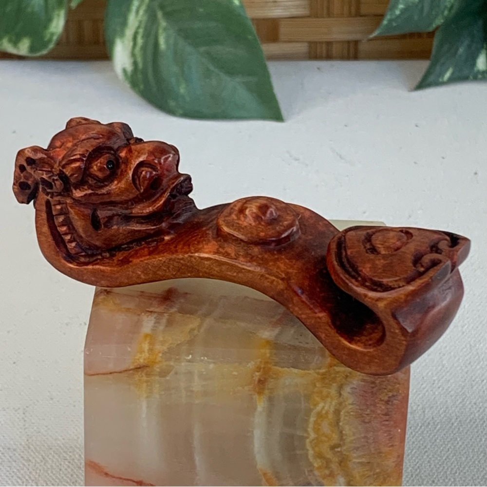 Netsuke Chinese Boxwood Hand Carved Dragon Statue Tea Toy Pet Fengshui Art Deco